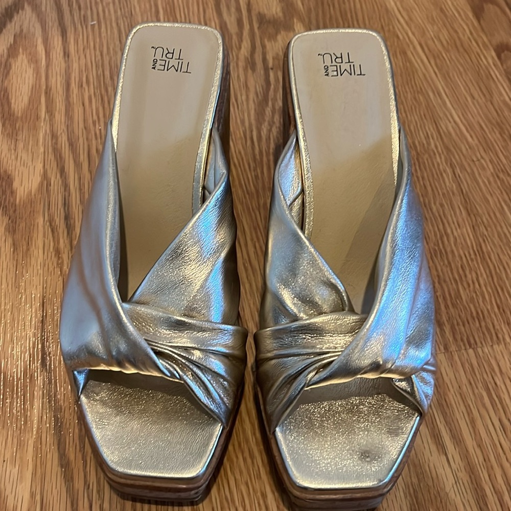 Time and Tru Wedges